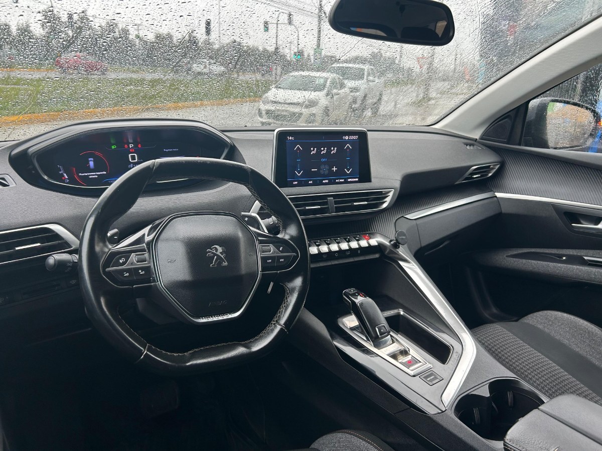 Peugeot 5008 Active Bluehdi 1.5 At año 2019
