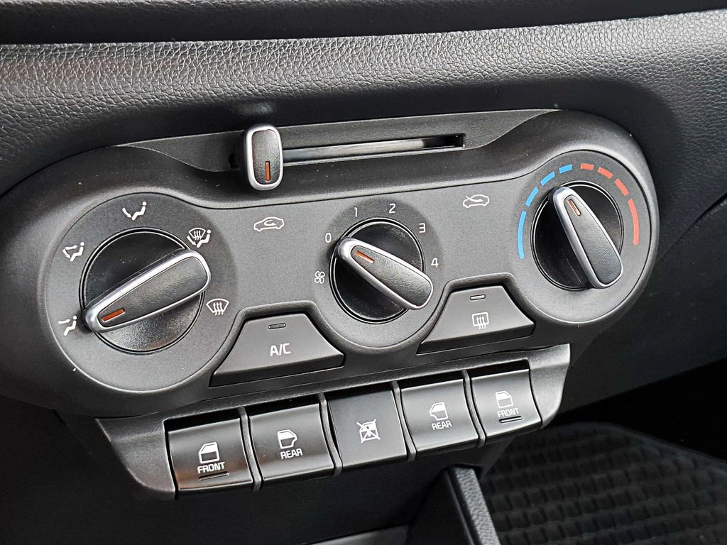 Kia Soluto Mt año 2026