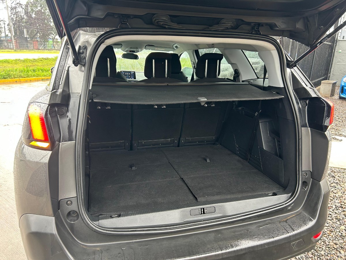 Peugeot 5008 Active Bluehdi 1.5 At año 2019