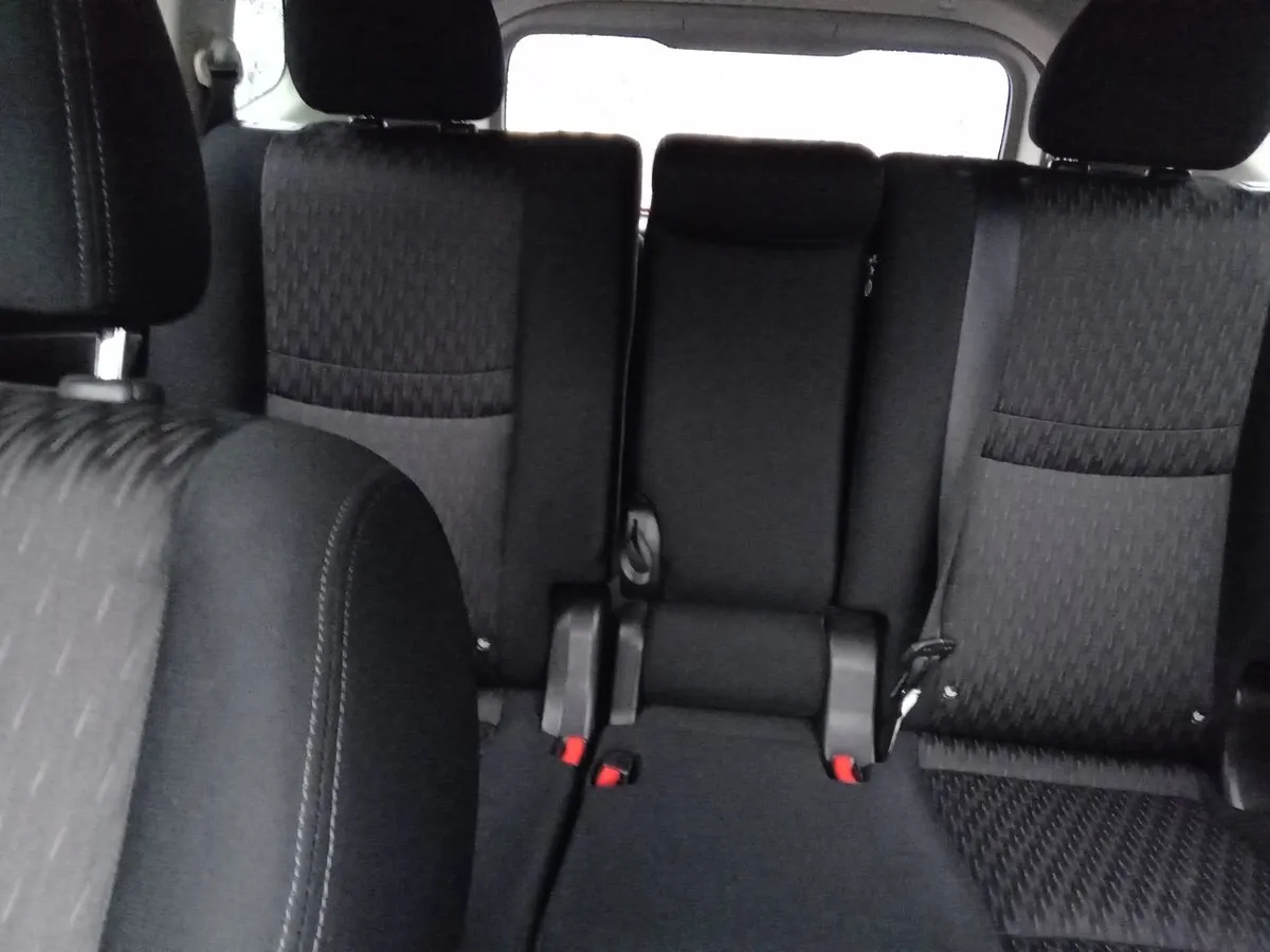 Nissan X-Trail 2.5 Sense 4x2 3row Cvt At 5p año 2023