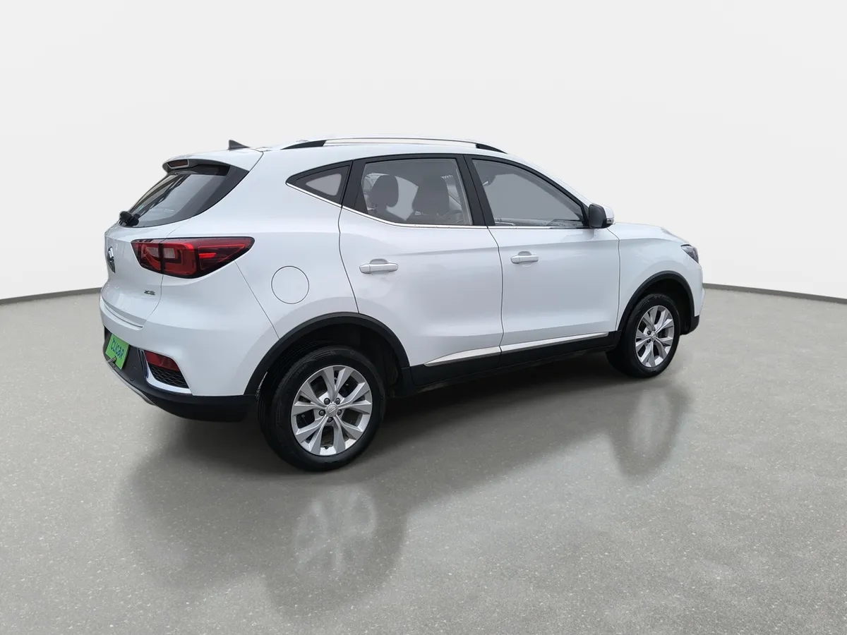 MG Mg Zs 1.5 Std 4x2 Mt 5p año 2023