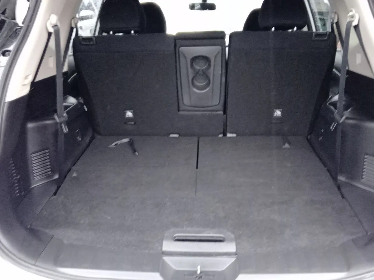 Nissan X-Trail 2.5 Sense 4x2 3row Cvt At 5p año 2023