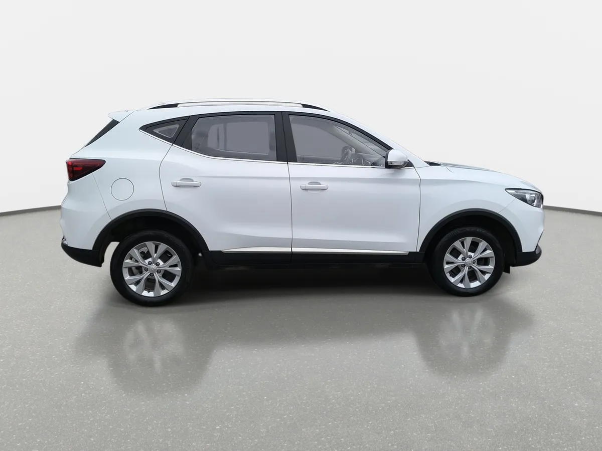 MG Mg Zs 1.5 Std 4x2 Mt 5p año 2023