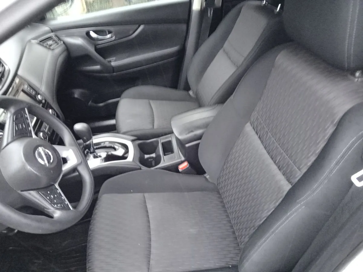Nissan X-Trail 2.5 Sense 4x2 3row Cvt At 5p año 2023
