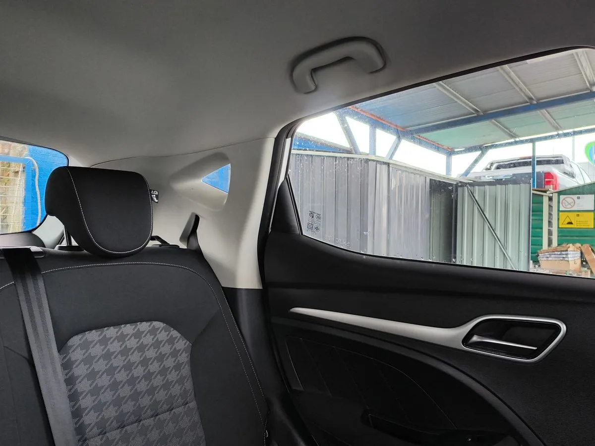 MG Mg Zs 1.5 Std 4x2 Mt 5p año 2023