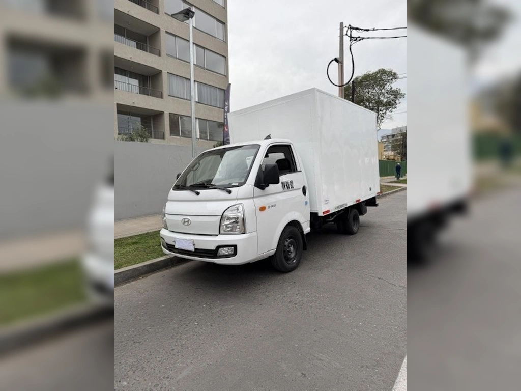 Hyundai Porter 2.5 Crdi Diesel Gls 4x2 Cs 2ab Ac 6mt 2p año 2026
