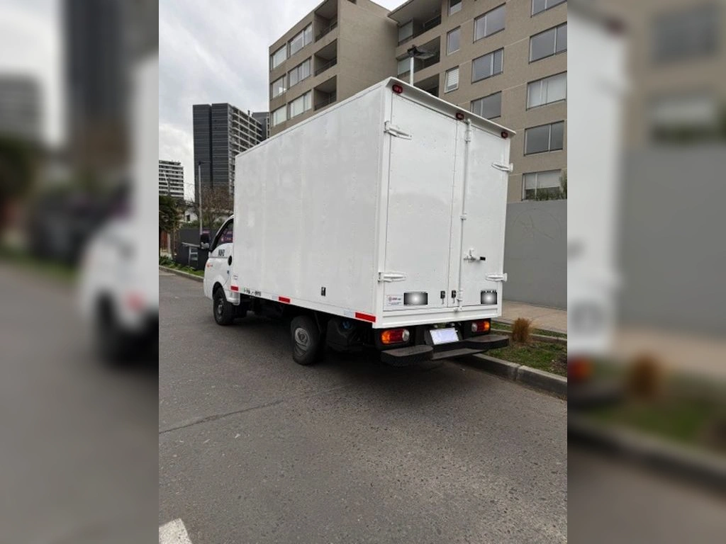 Hyundai Porter 2.5 Crdi Diesel Gls 4x2 Cs 2ab Ac 6mt 2p año 2026