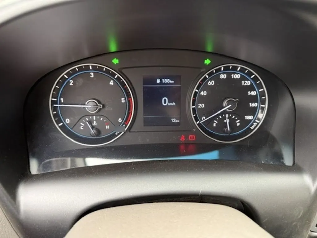 Hyundai Porter 2.5 Crdi Diesel Gls 4x2 Cs 2ab Ac 6mt 2p año 2026