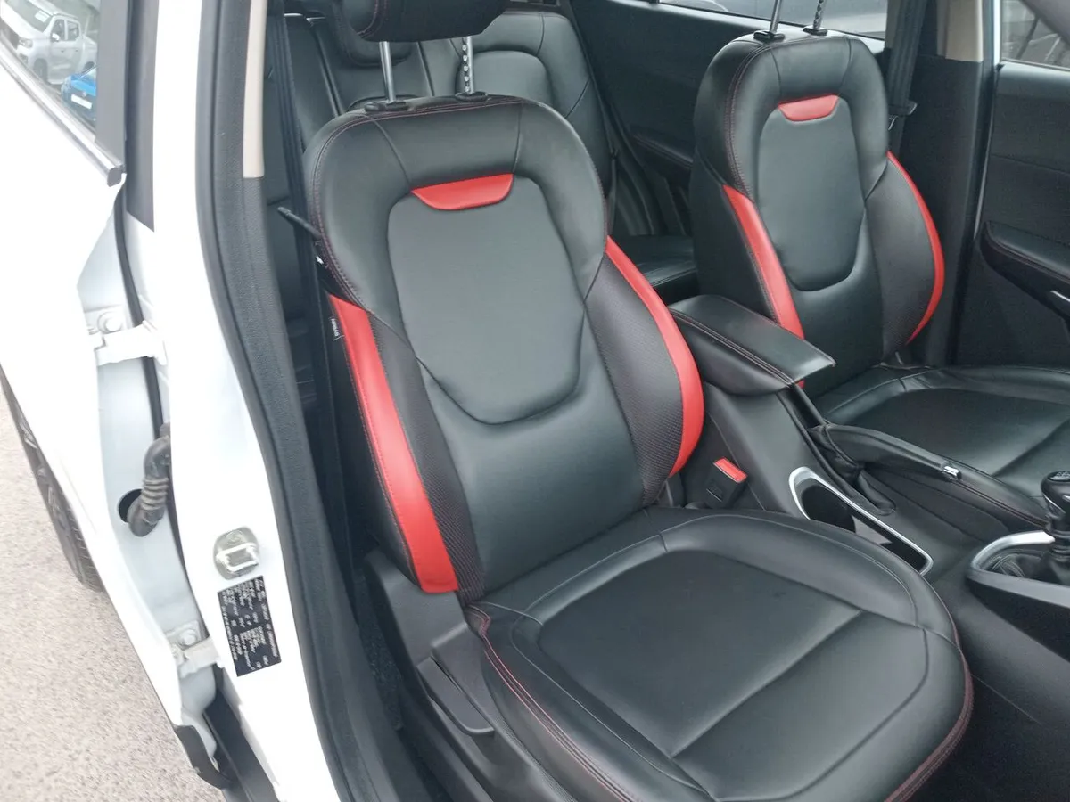 Chevrolet Groove 1.5 Premier 4x2 Mt 5p año 2023