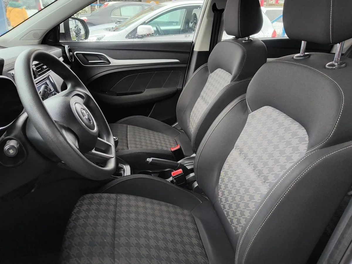 MG Mg Zs 1.5 Std 4x2 Mt 5p año 2023