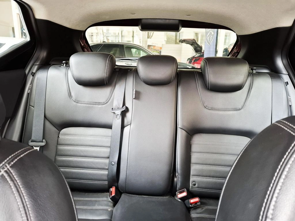 Nissan Kicks 1.6 Exclusive 4x2 Cvt At 5p año 2021