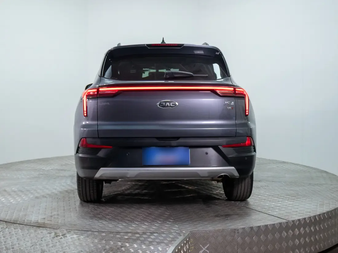 JAC Js4 1.5 Luxury Mt año 2024