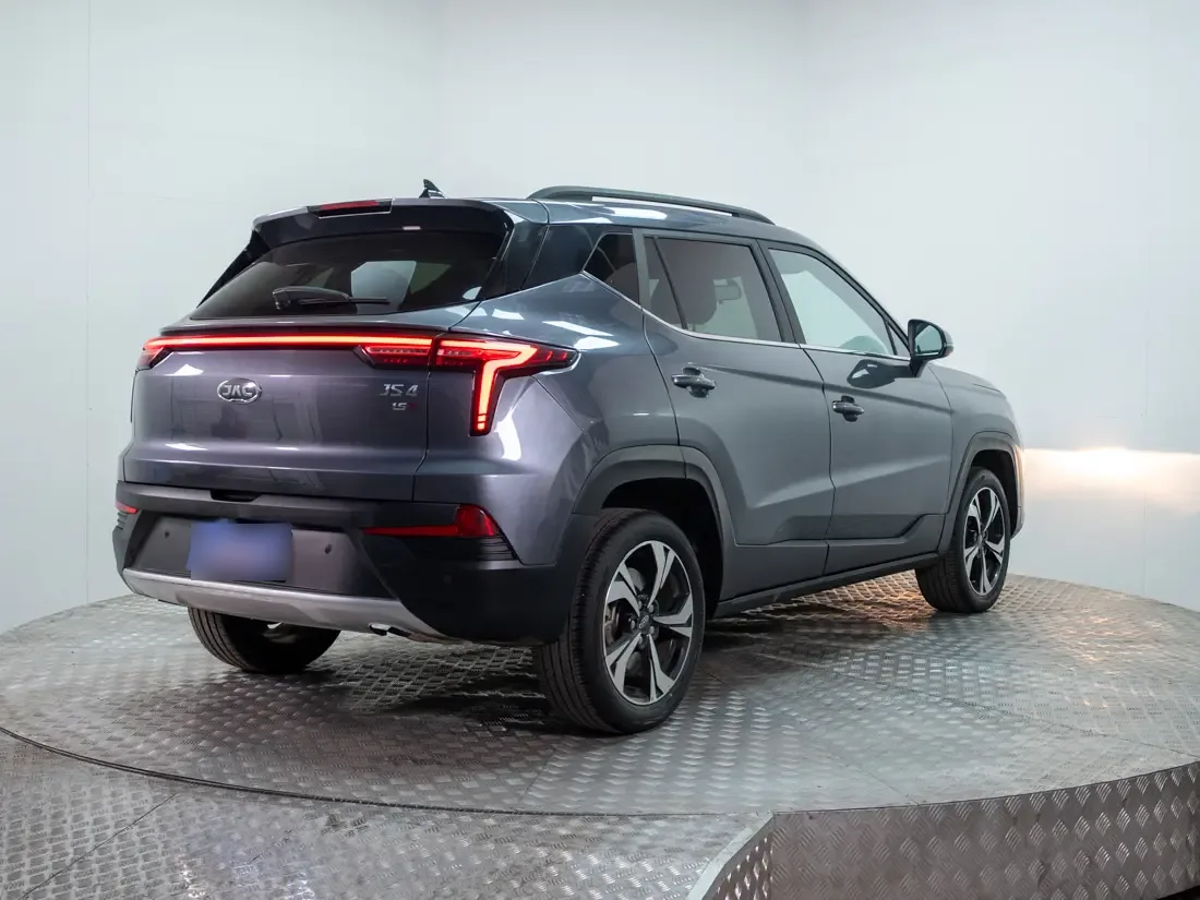 JAC Js4 1.5 Luxury Mt año 2024
