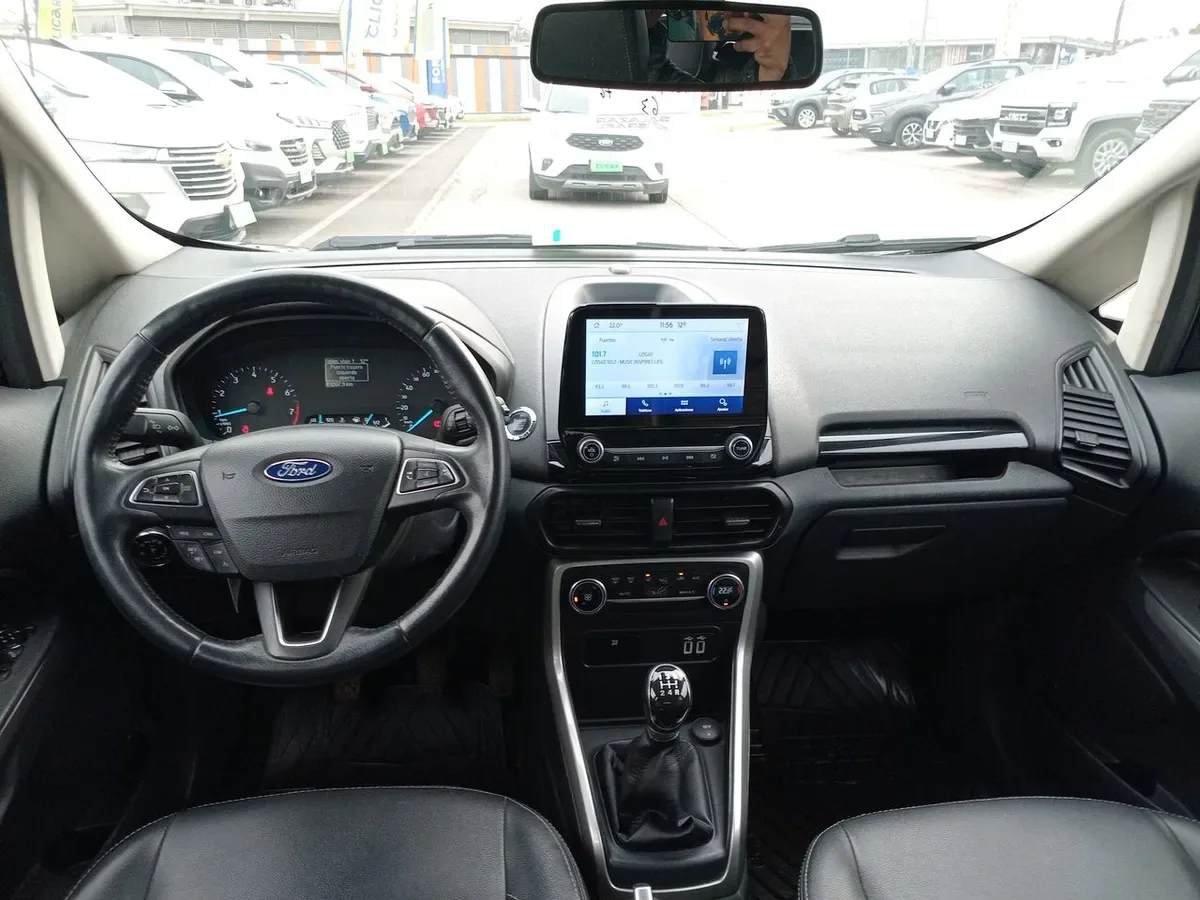 Ford Ecosport 1.5 Titanium 4x2 Mt 5p año 2022