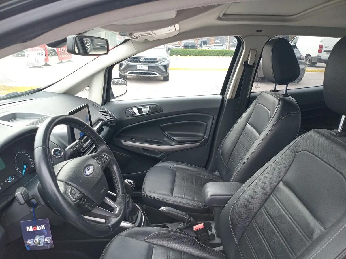 Ford Ecosport 1.5 Titanium 4x2 Mt 5p año 2022