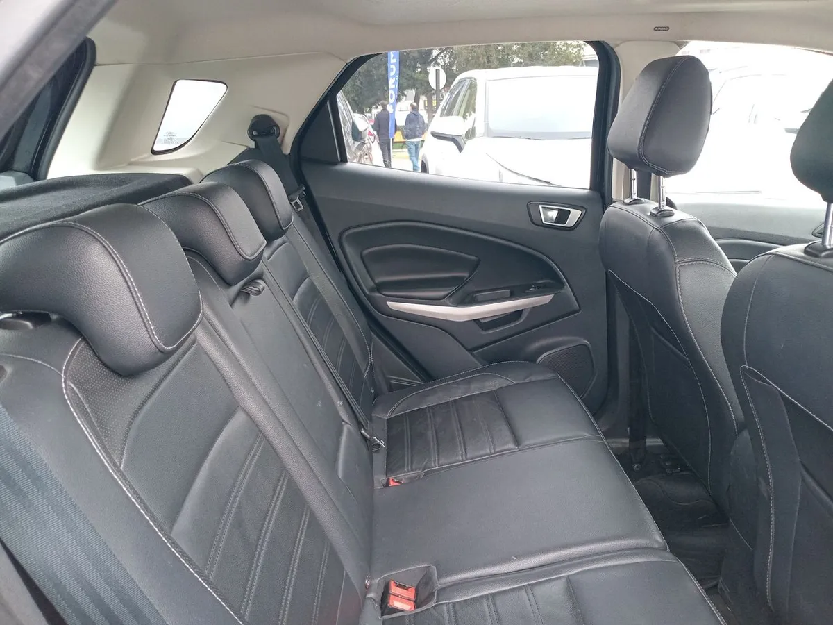 Ford Ecosport 1.5 Titanium 4x2 Mt 5p año 2022