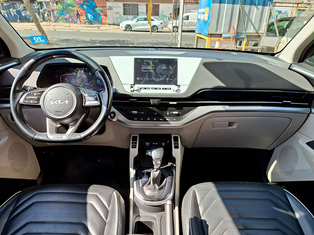 Kia Carens Ex 1.5 Aut año 2023