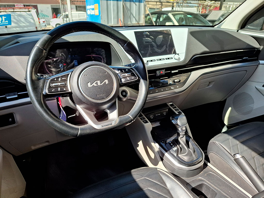 Kia Carens Ex 1.5 Aut año 2023
