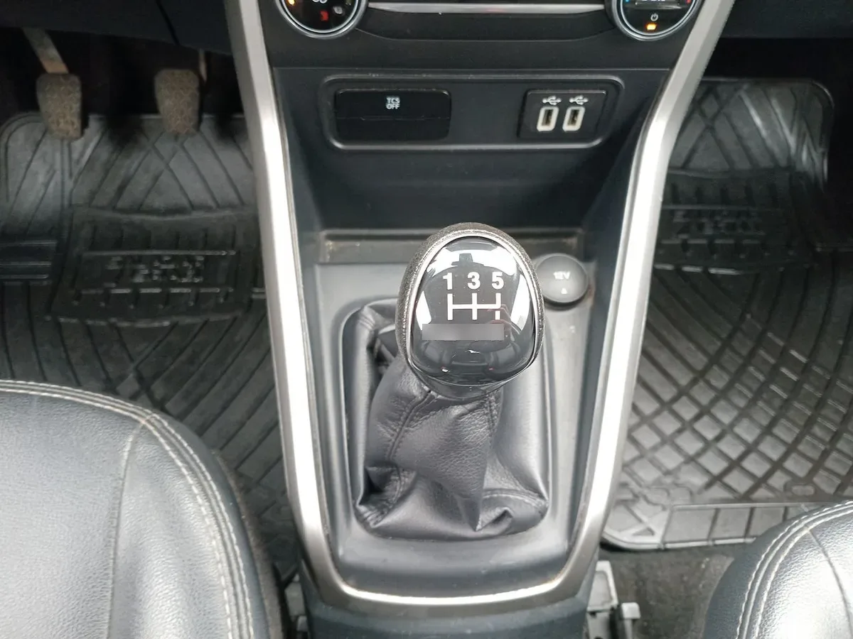Ford Ecosport 1.5 Titanium 4x2 Mt 5p año 2022