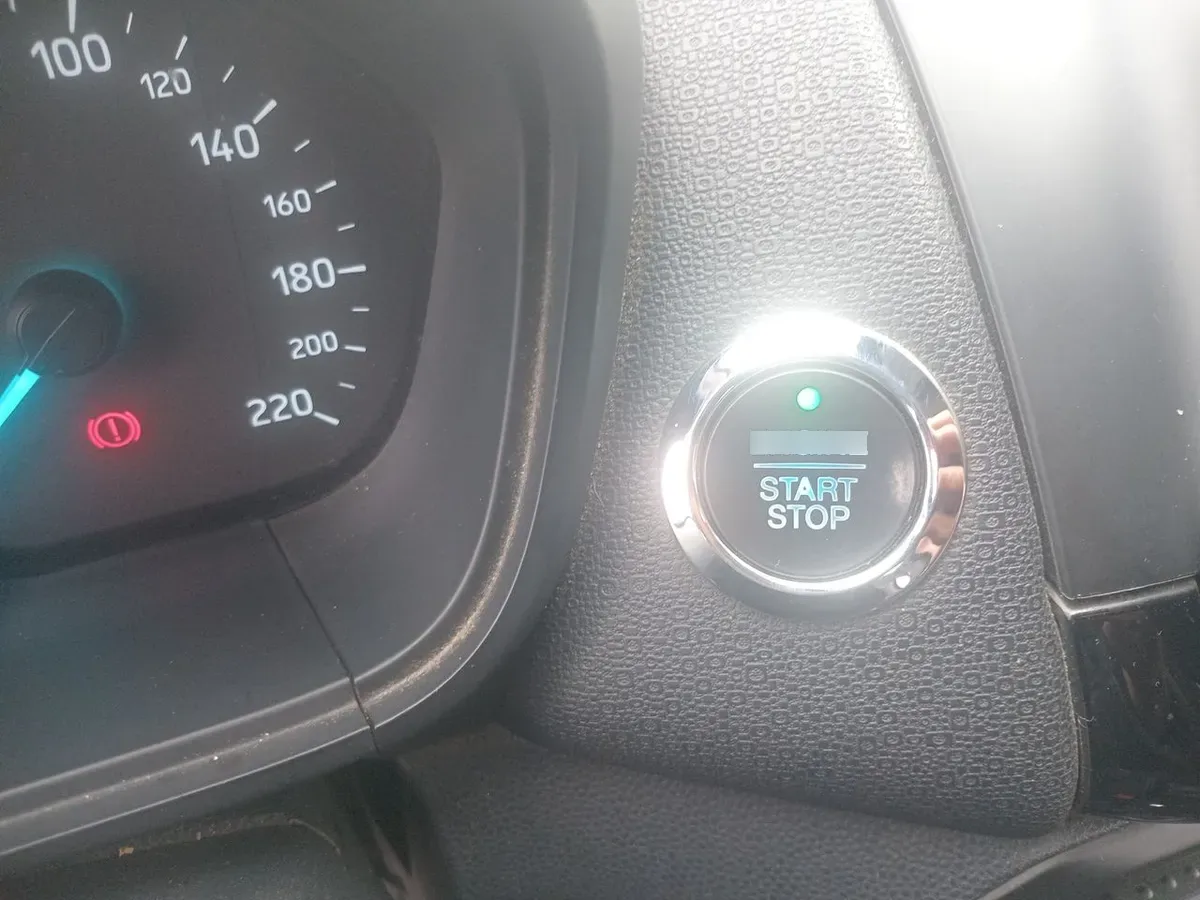 Ford Ecosport 1.5 Titanium 4x2 Mt 5p año 2022