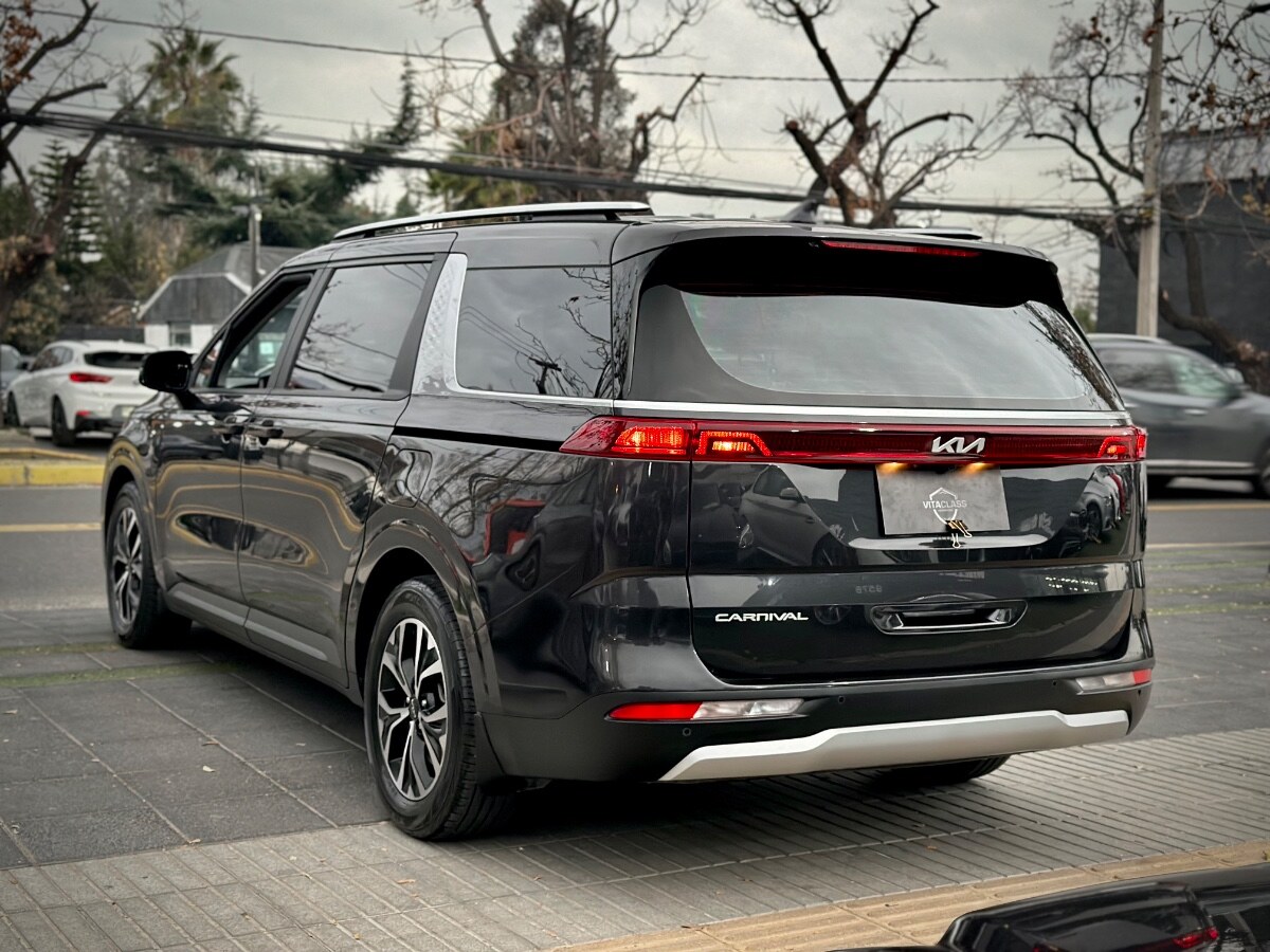 Kia Carnival Ex año 2022