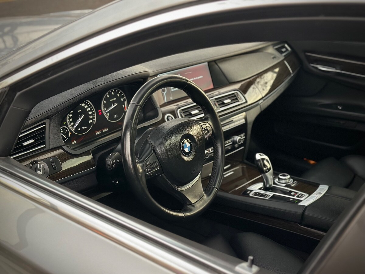 BMW 740 I año 2012
