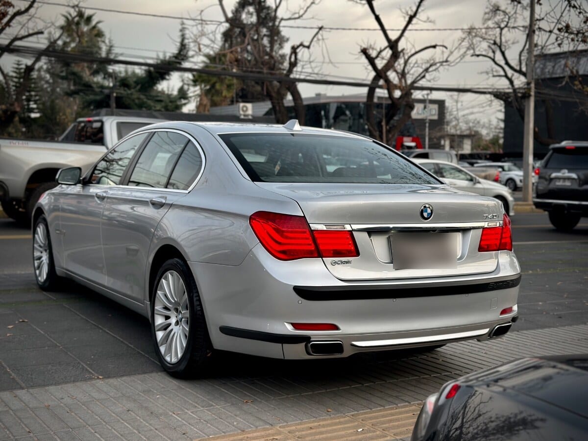 BMW 740 I año 2012