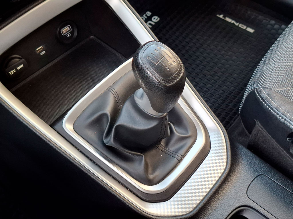 Kia Sonet Ex 1.5l 6mt Acc Plus año 2023