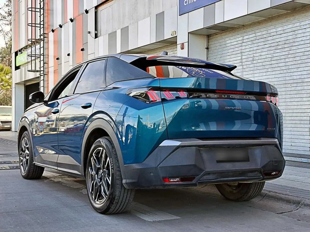 Peugeot 3008 1.2 Allure Mhev 4x2 136 Edct At 5p año 2025