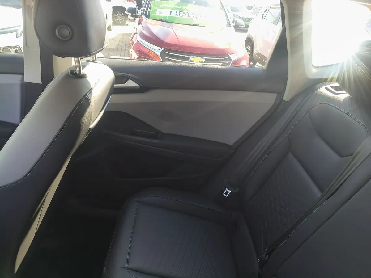 Volkswagen Taos 1.4 Tsi Comfortline 4x2 At 5p año 2026