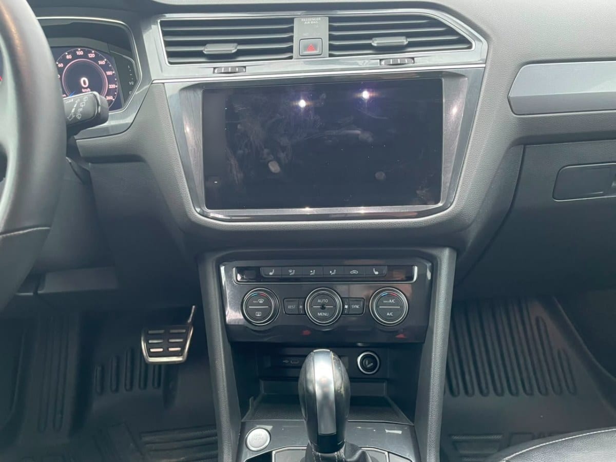 Volkswagen Tiguan R-Line 4x4 2.0 año 2022