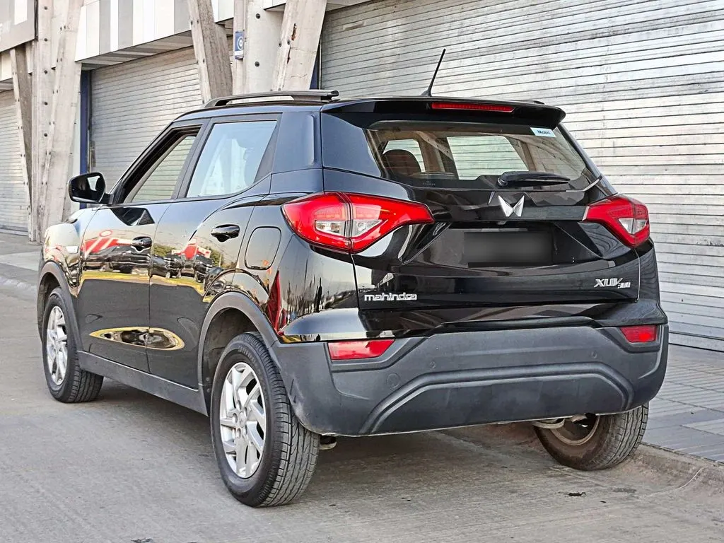 Mahindra Xuv 300 1.2t Comfort 4x2 Mt 5p año 2025