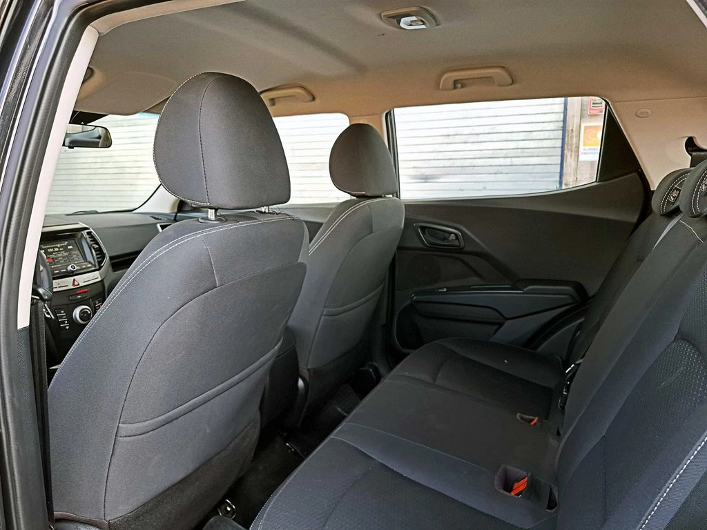 Mahindra Xuv 300 1.2t Comfort 4x2 Mt 5p año 2025