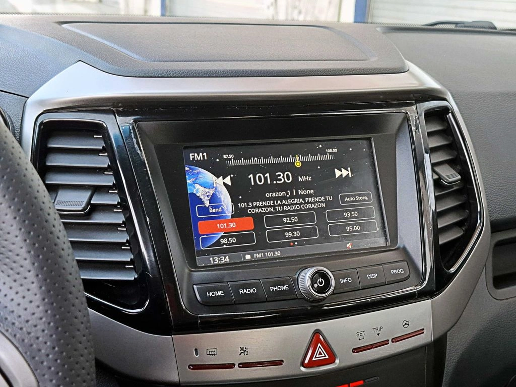 Mahindra Xuv 300 1.2t Comfort 4x2 Mt 5p año 2025