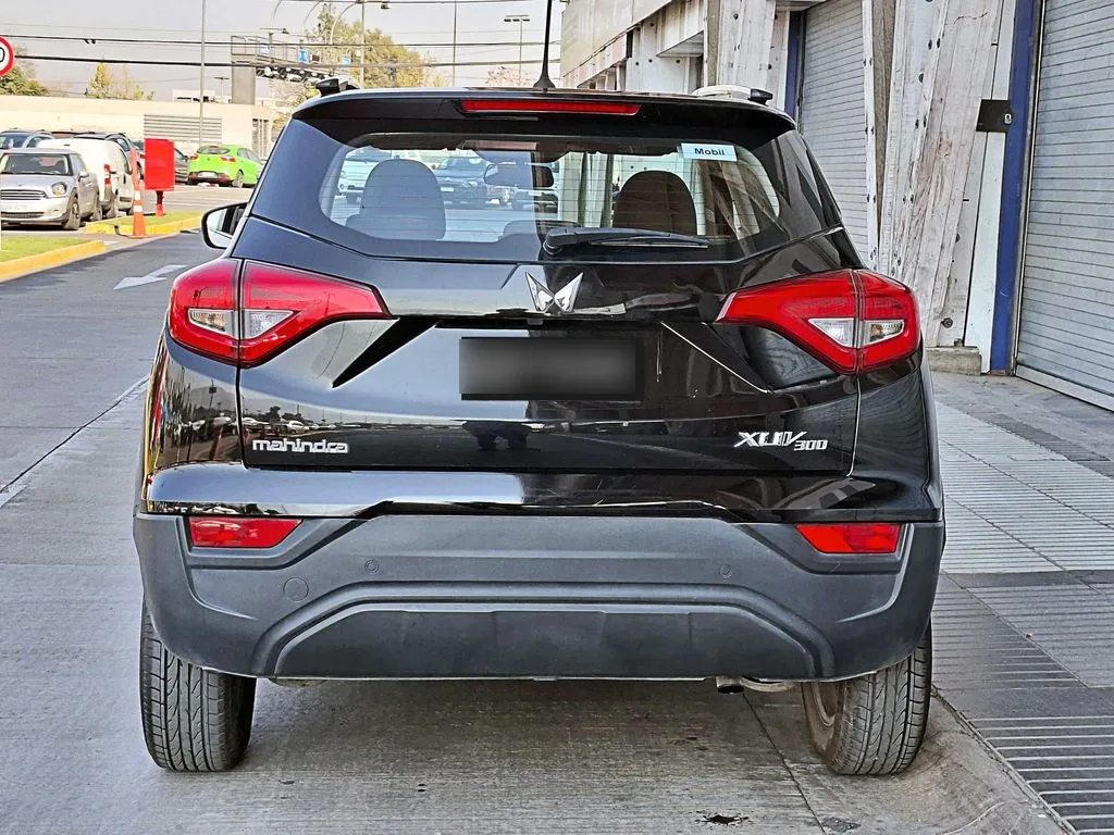Mahindra Xuv 300 1.2t Comfort 4x2 Mt 5p año 2025