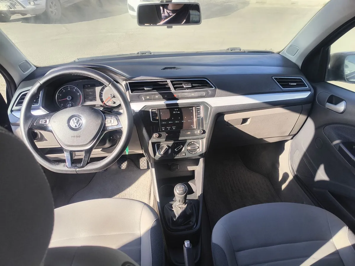 Volkswagen Gol 1.6 Highline 4x2 Mt 5p año 2021