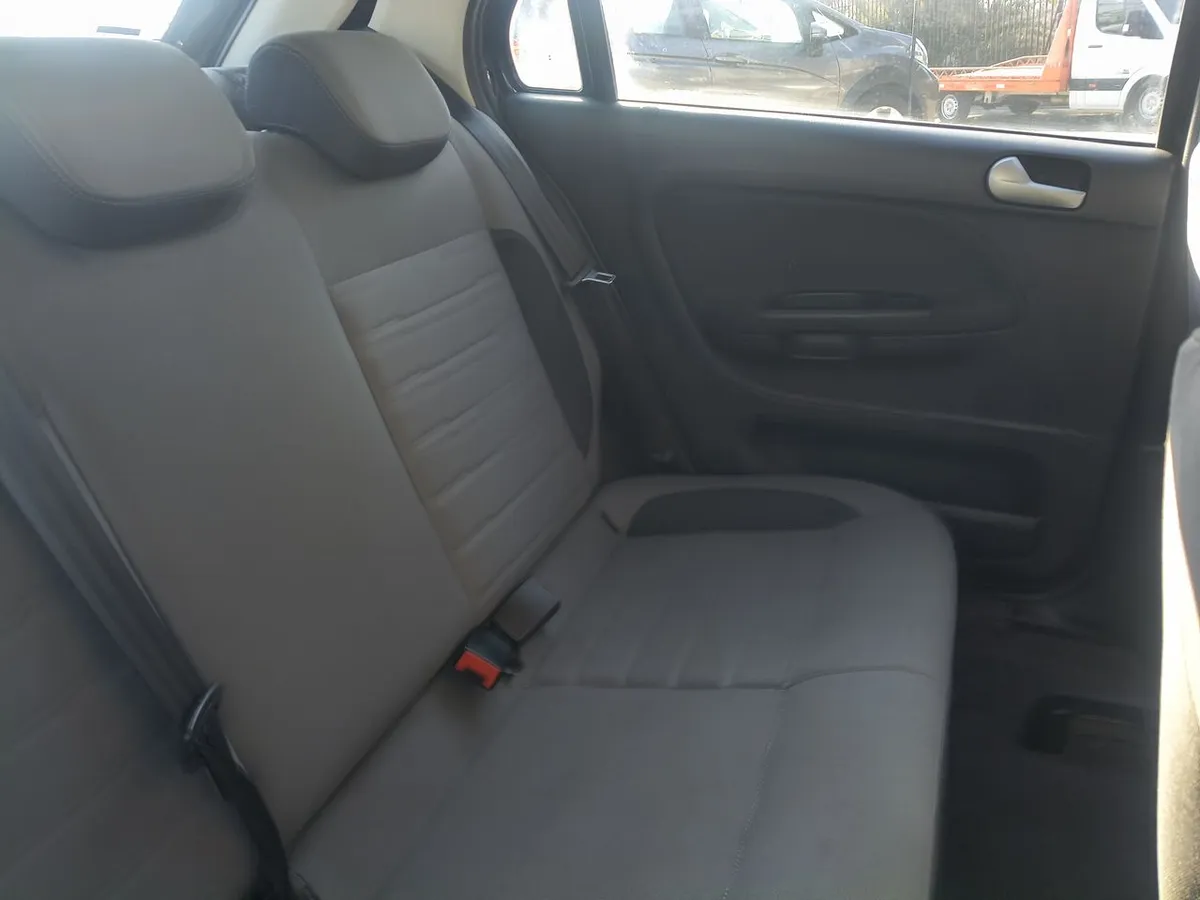 Volkswagen Gol 1.6 Highline 4x2 Mt 5p año 2021