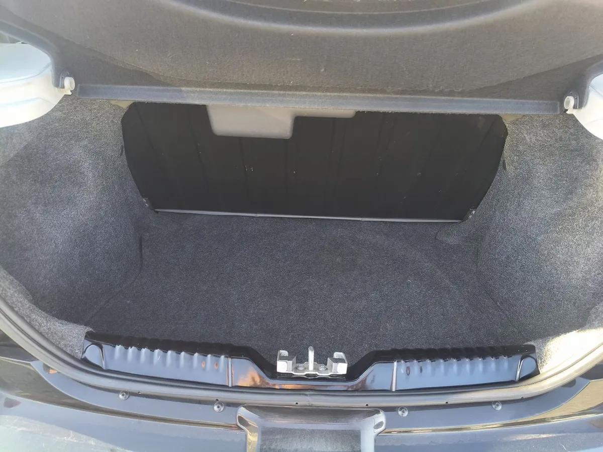 Volkswagen Gol 1.6 Highline 4x2 Mt 5p año 2021