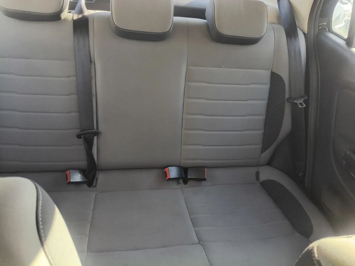 Volkswagen Gol 1.6 Highline 4x2 Mt 5p año 2021