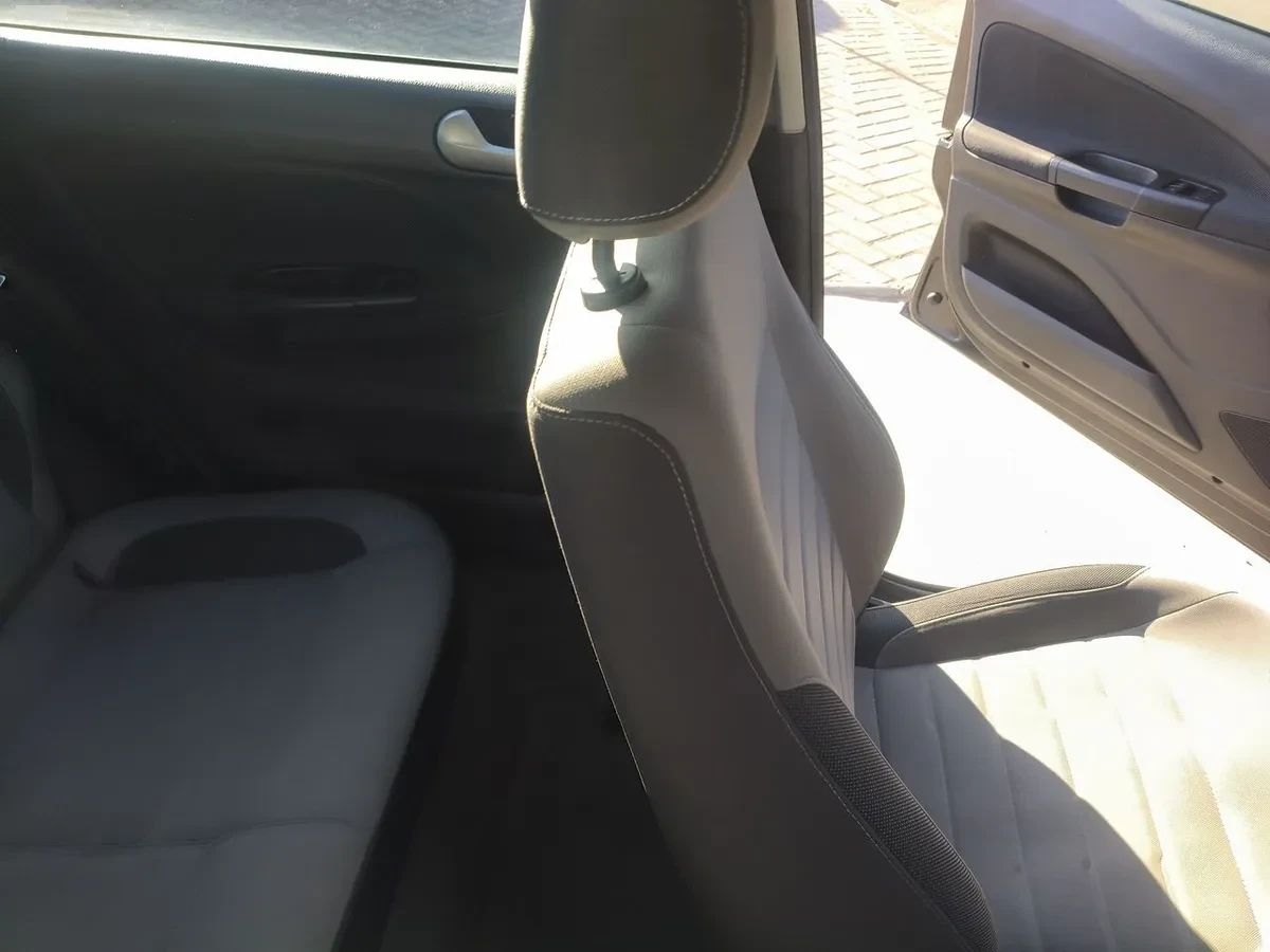 Volkswagen Gol 1.6 Highline 4x2 Mt 5p año 2021