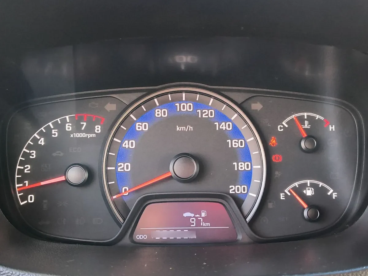 Hyundai Grand I10 1.2l Gls Full 4x2 Abs Ac 2ab 5mt 4p año 2019