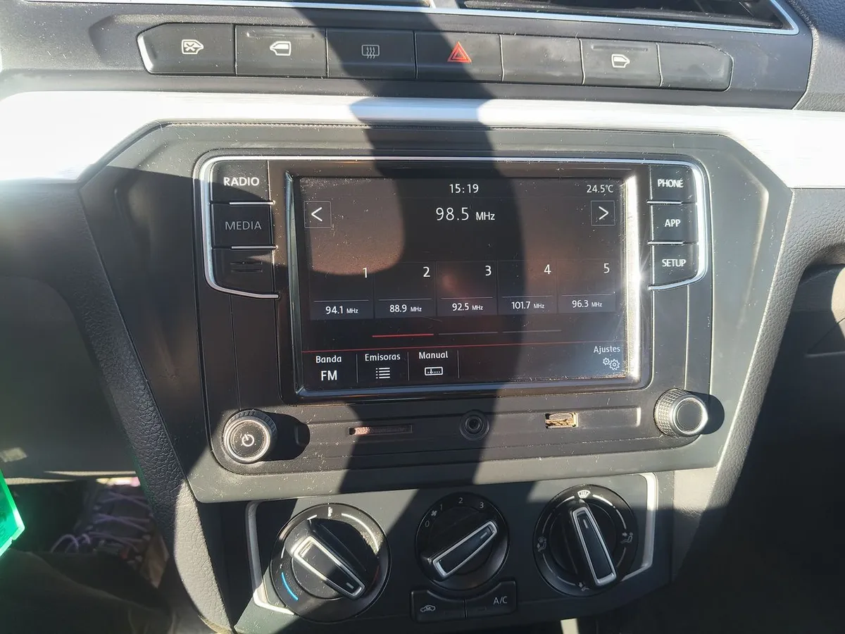 Volkswagen Gol 1.6 Highline 4x2 Mt 5p año 2021