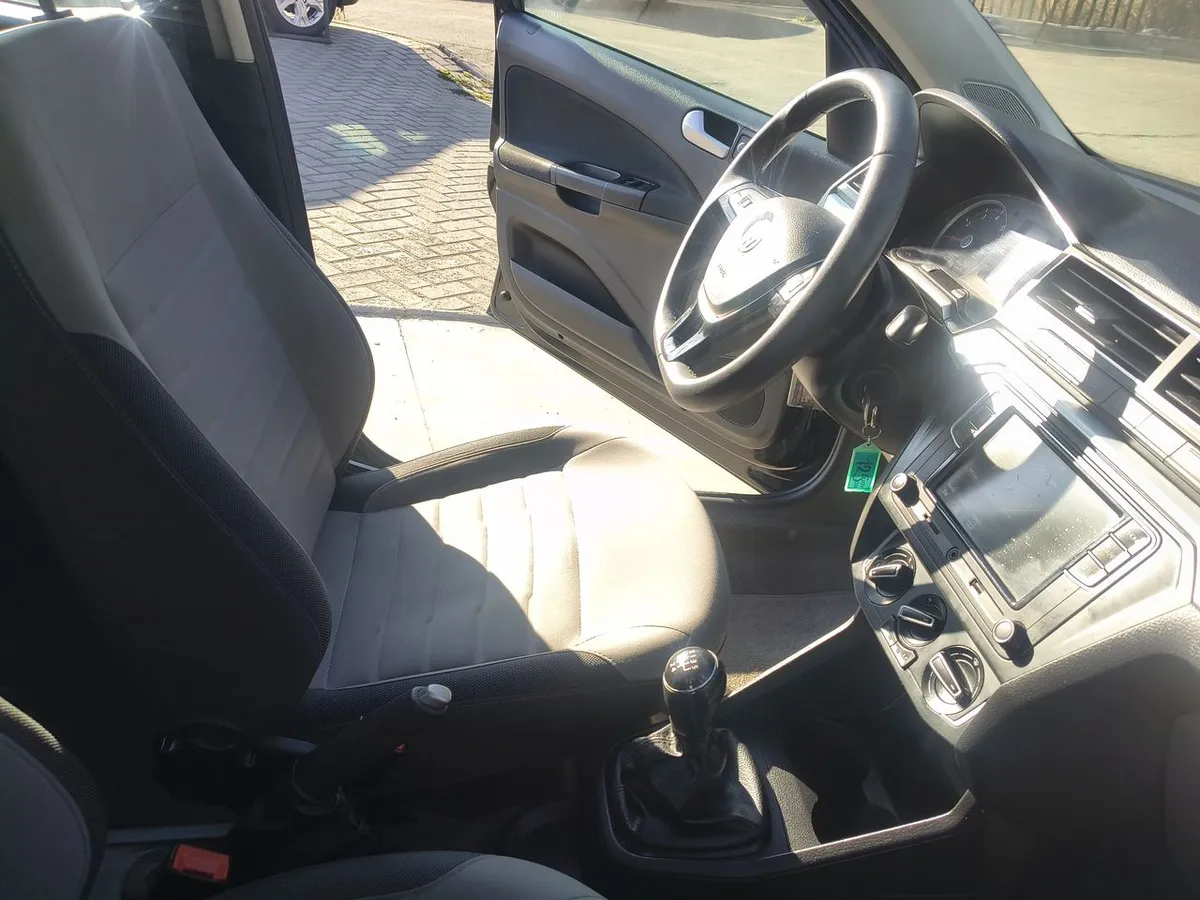 Volkswagen Gol 1.6 Highline 4x2 Mt 5p año 2021