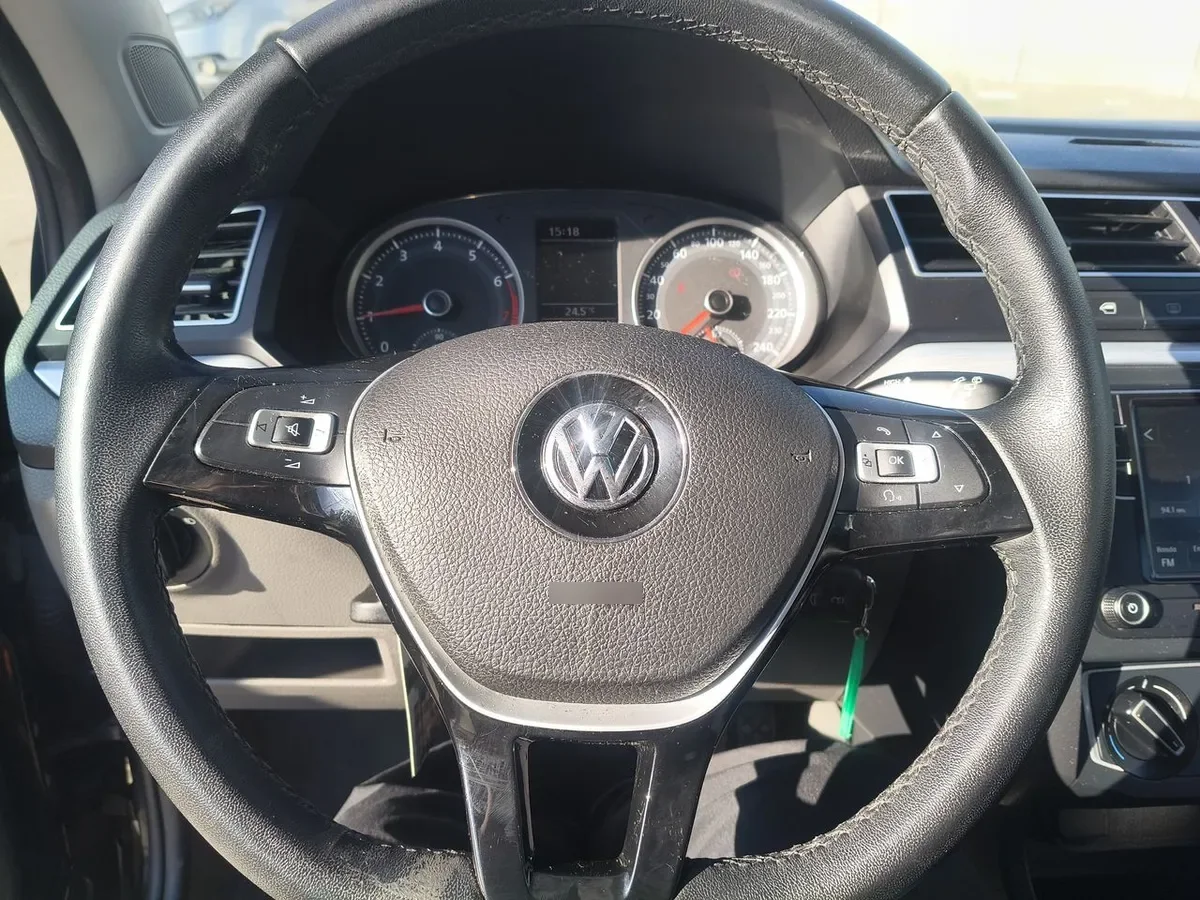 Volkswagen Gol 1.6 Highline 4x2 Mt 5p año 2021