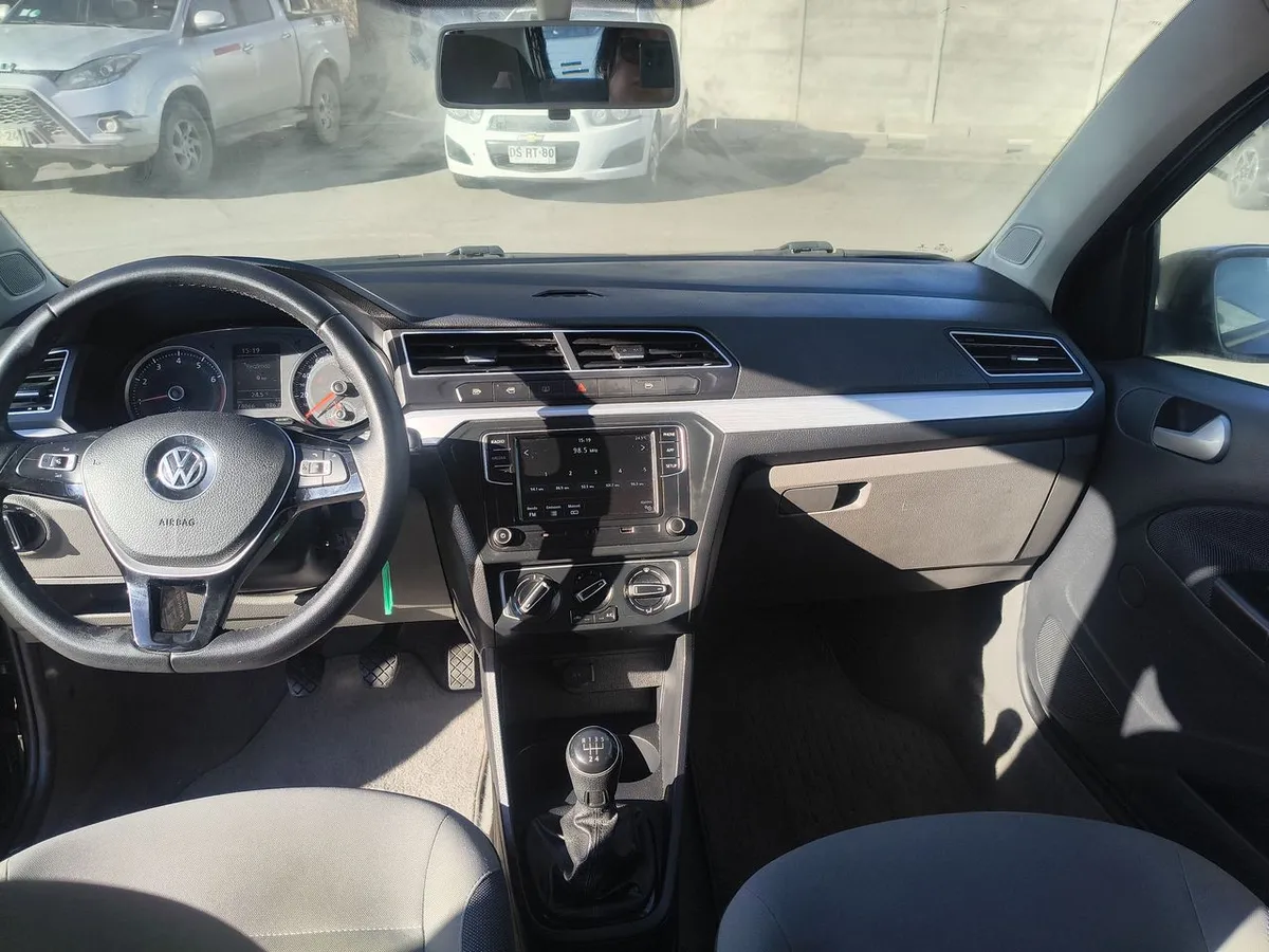 Volkswagen Gol 1.6 Highline 4x2 Mt 5p año 2021