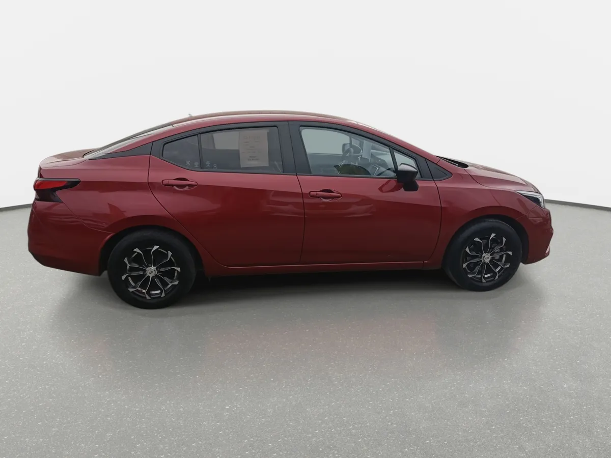 Nissan Versa 1.6 Sense 4x2 Radio Touch Mt 4p año 2023