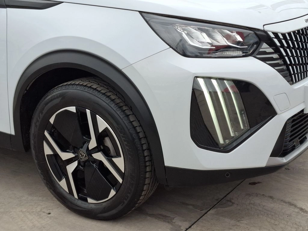 Peugeot 2008 Allure 130 1.2 At año 2024