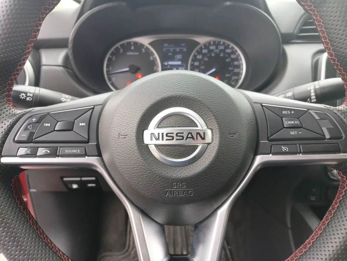 Nissan Versa 1.6 Sense 4x2 Radio Touch Mt 4p año 2023