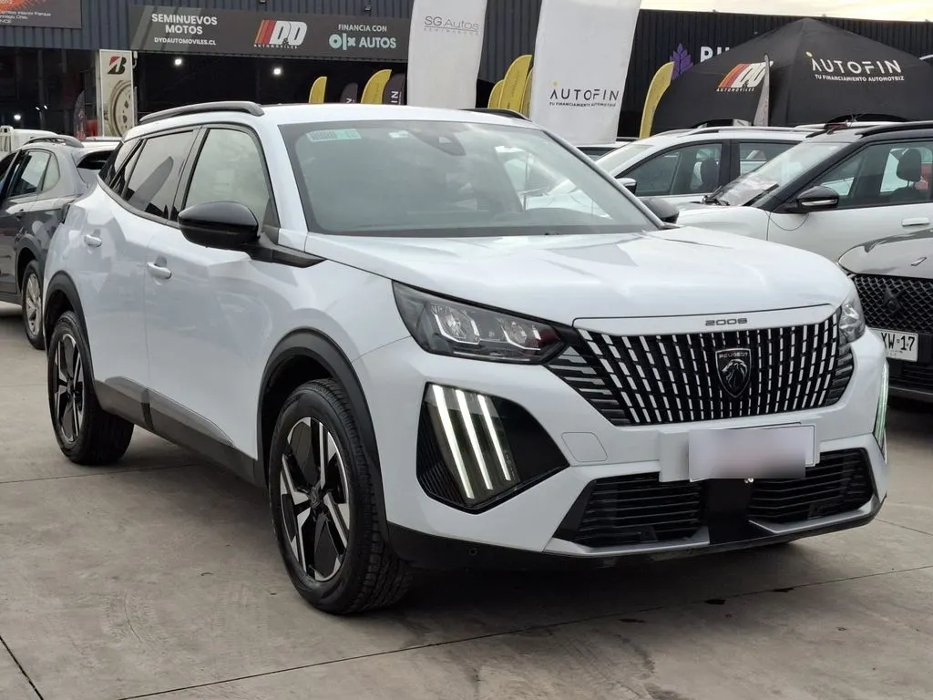 Peugeot 2008 Allure 130 1.2 At año 2024