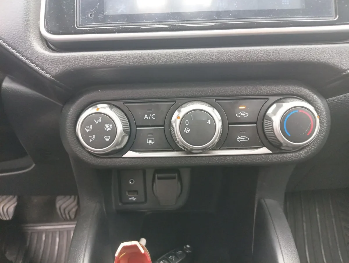 Nissan Versa 1.6 Sense 4x2 Radio Touch Mt 4p año 2023